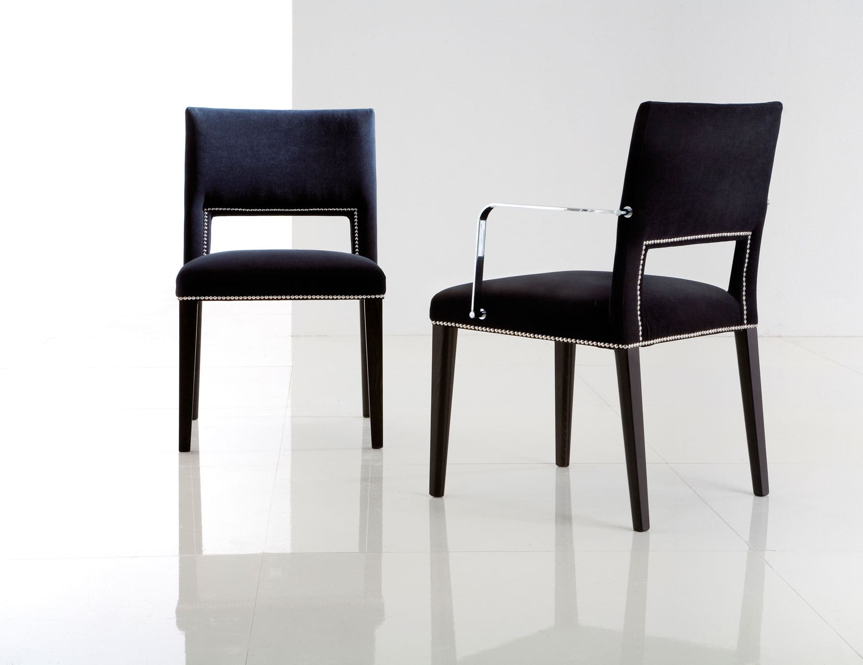 Hampton - Hampton modern Italian chair with black fabric